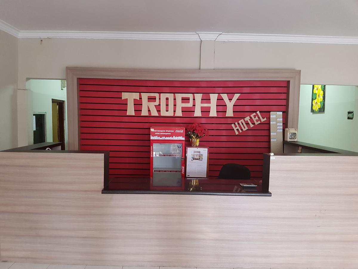 Trophy Hotel Sumbawa Besar 外观 照片